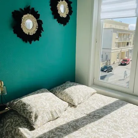 Cosy 50m De La *